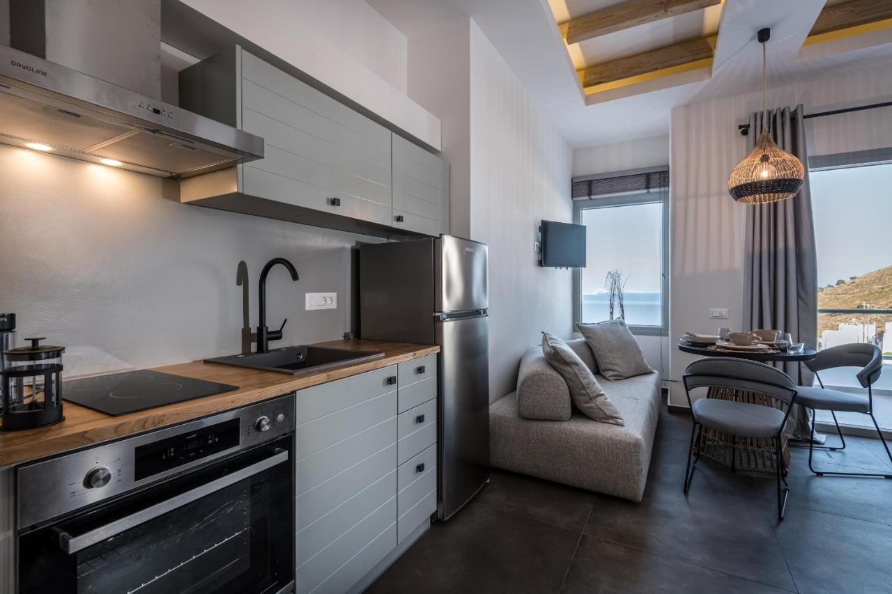 Vivere Luxury Suites Pera Gyalos 외부 사진