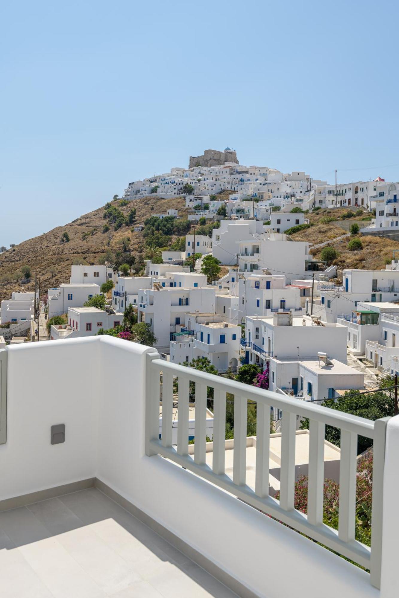 Vivere Luxury Suites Pera Gyalos 외부 사진