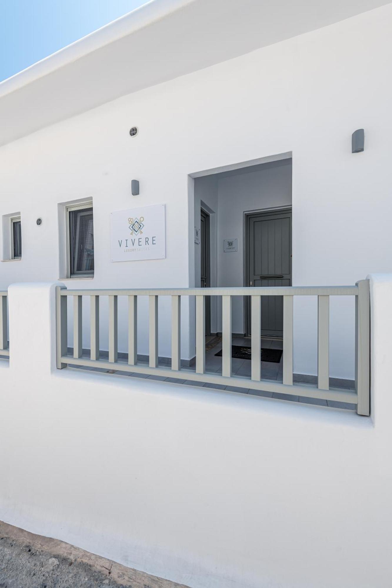 Vivere Luxury Suites Pera Gyalos 외부 사진