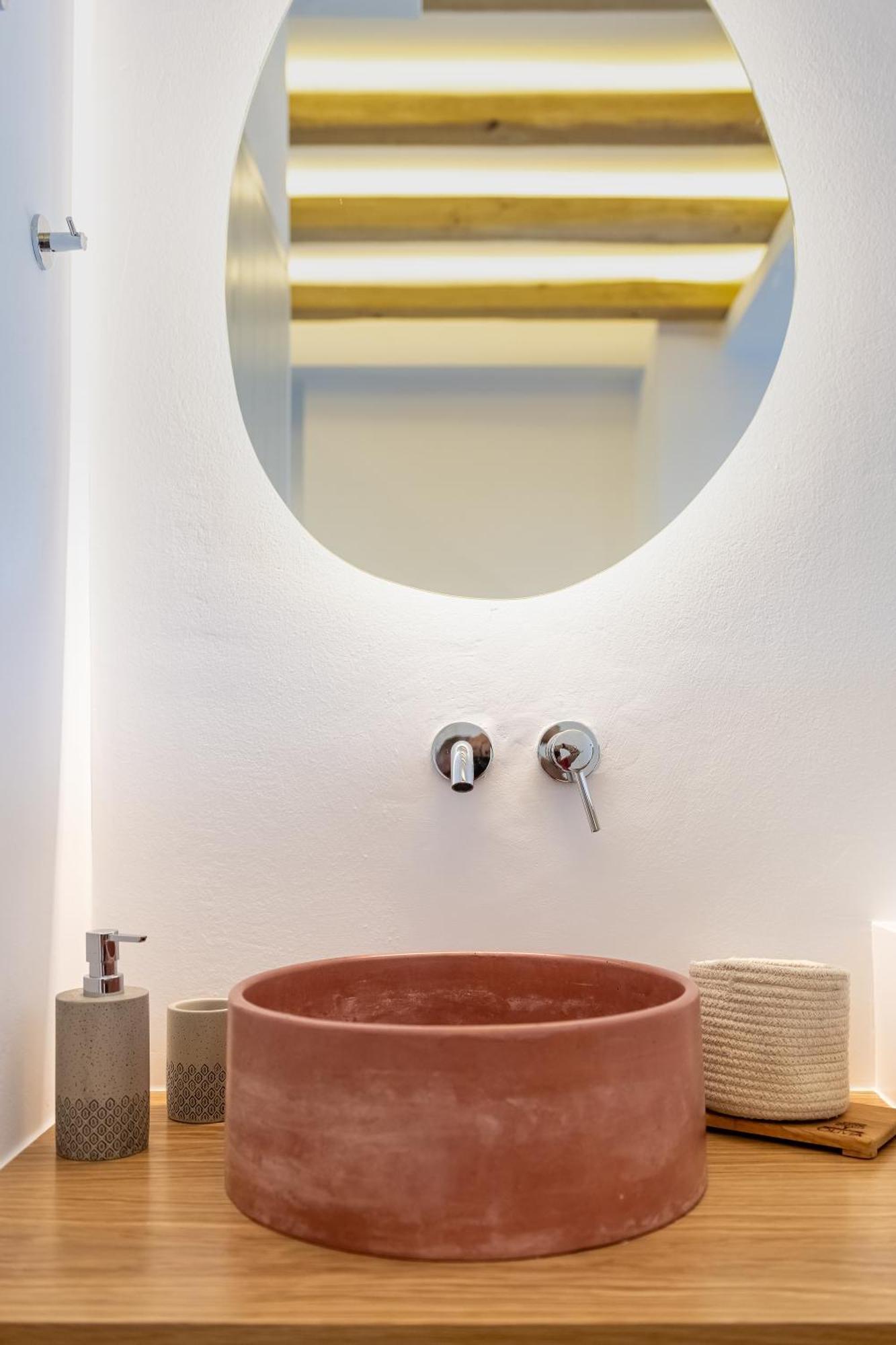 Vivere Luxury Suites Pera Gyalos 외부 사진