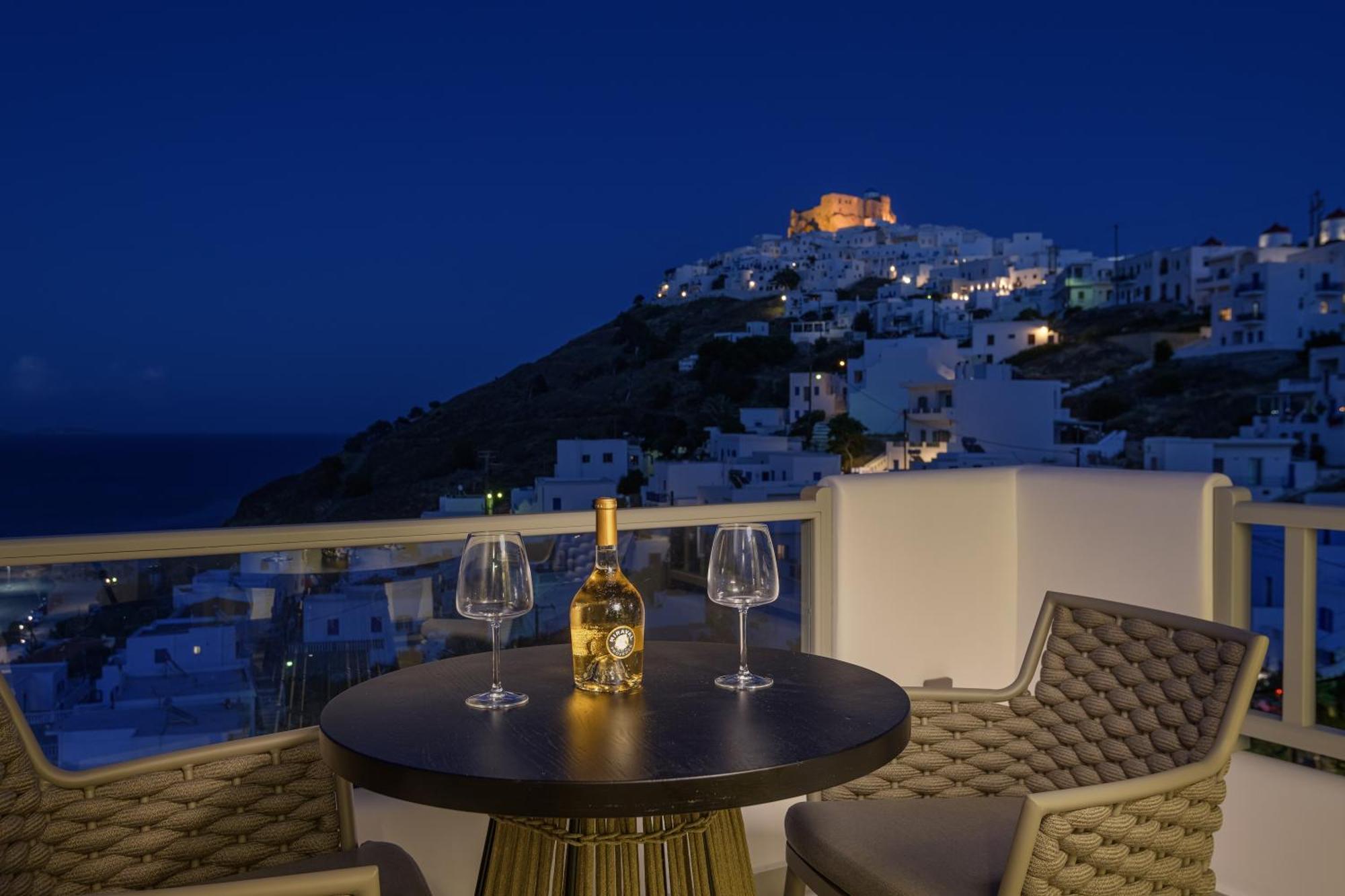 Vivere Luxury Suites Pera Gyalos 외부 사진