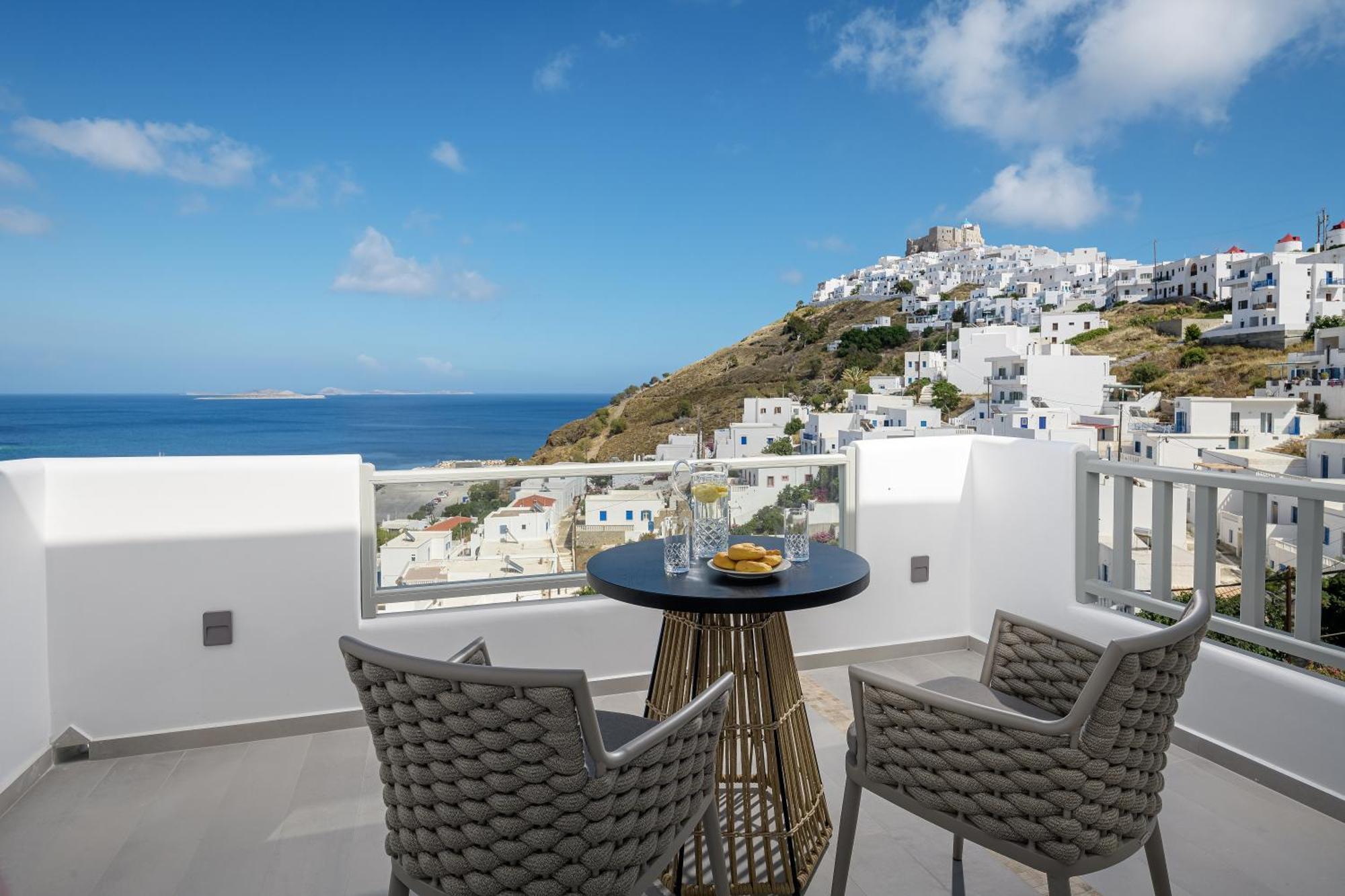 Vivere Luxury Suites Pera Gyalos 외부 사진